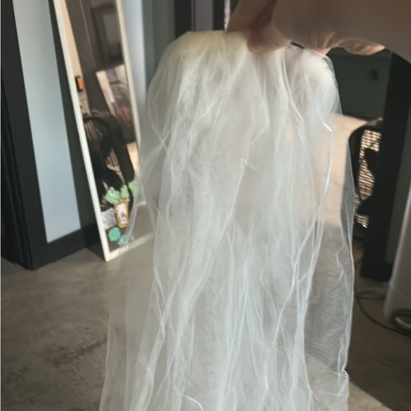 Chic Ivory Lace Wedding Dress - Picture 2 of 3